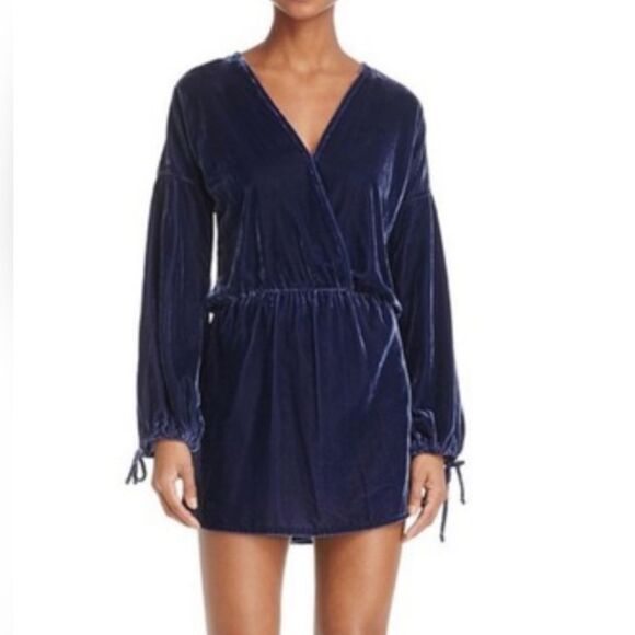 On The Road Maya Long Sleeve Blue Velvet Dress Medium NWT - Picture 1 of 5